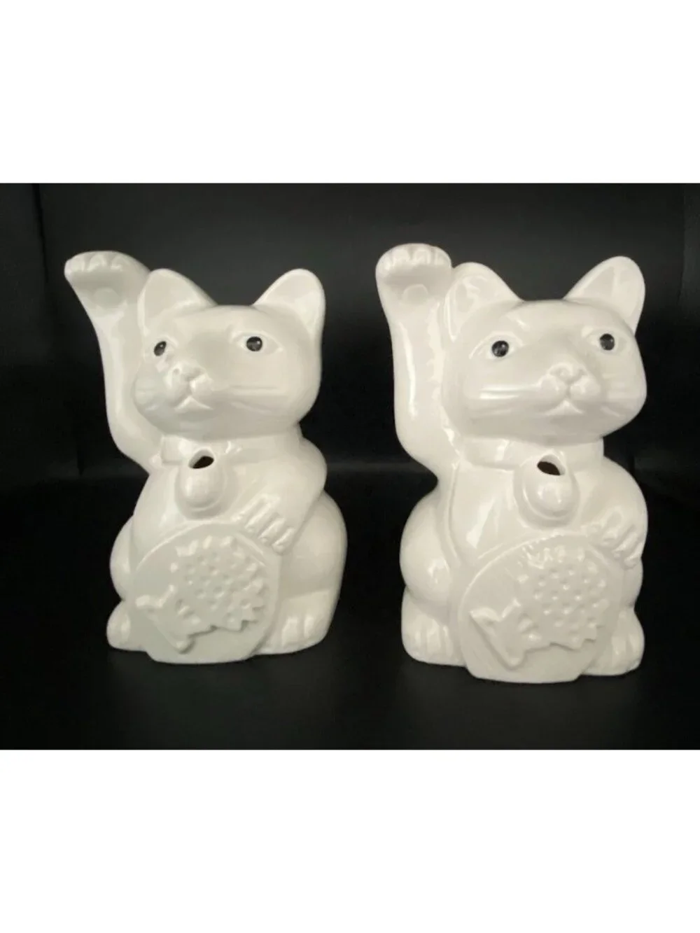 Benihana Maneki Neko Lucky Cat White Tiki Mugs Right Paw Raised Lot of 2